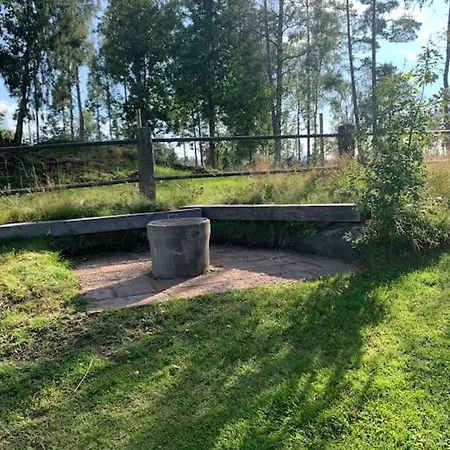 Gaesthus I Gardsmiljoe Villa Forsheda Exterior photo